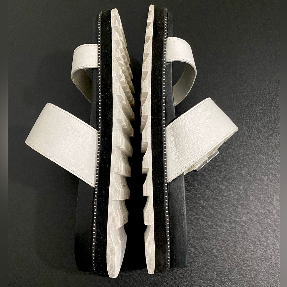 Sorel Roaming Big Buckle Slide Sandals Leather Size 10 White Black 90s Chunky - Picture 9 of 14